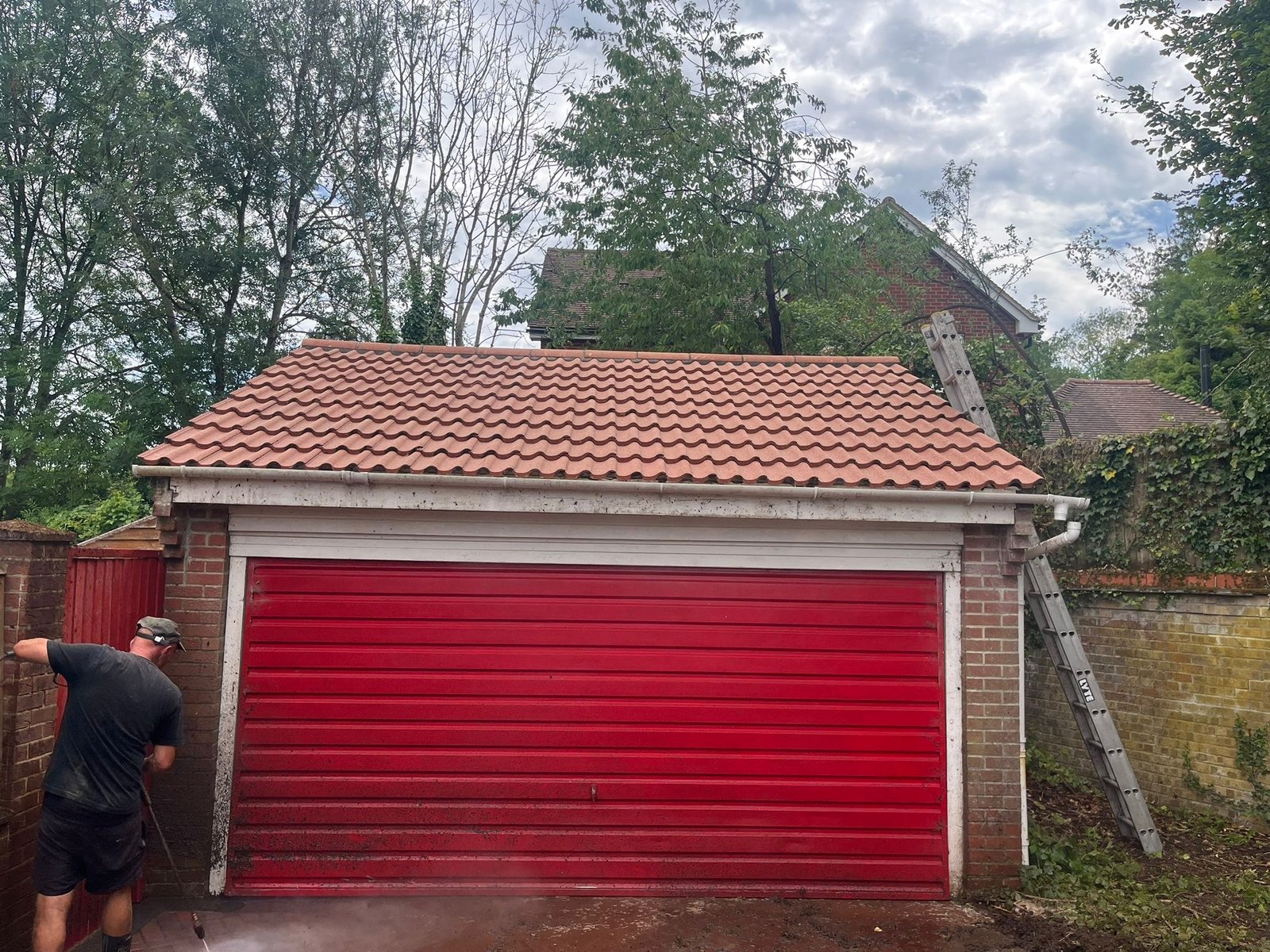 Professional roof cleaning service in Waterlooville