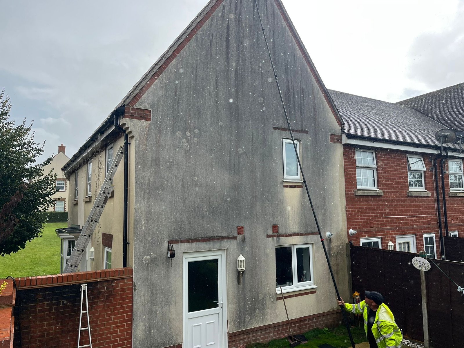 Before and after render cleaning on Waterlooville property
